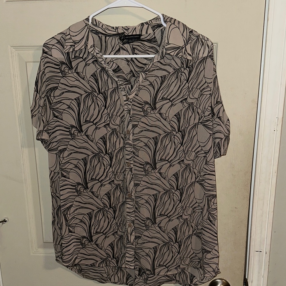 Adrianna Papell Women's Black and Tan Leaf Blouse